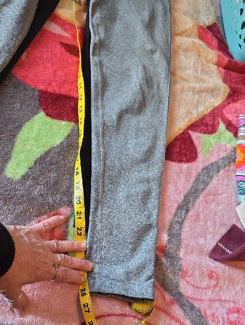 CHOOSE ONE Size L NWOT HALARA Butt Lifting Leggings - Picture 6 of 7